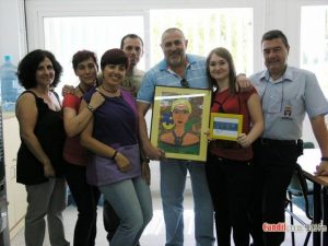 phoca_thumb_l_Historia_de_la_jarilla_2013-06-13__107 Equipo directivo y de Candil Radio - Recibiendo mencion especial del centro