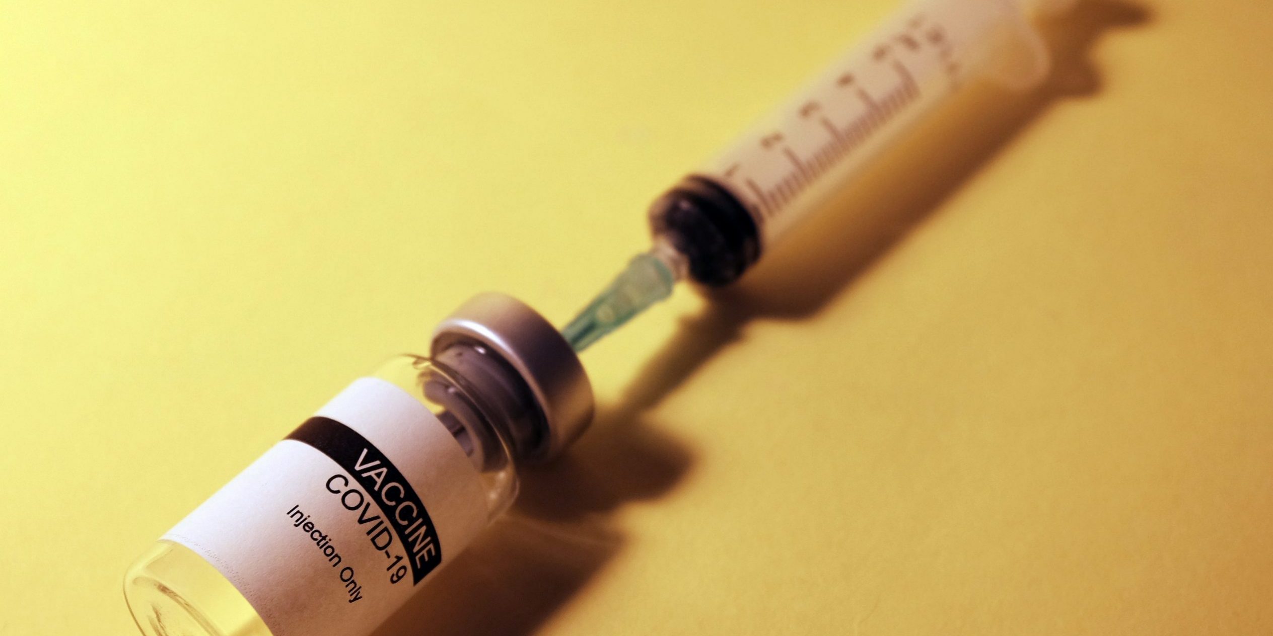 hakan-nural- t4g6WHC-2M-unsplash Vacuna