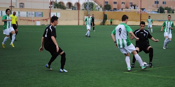 Huércal-Talaverón-encara-a-un-rival Nuevo triunfo de AD Huércal en Días de Radio