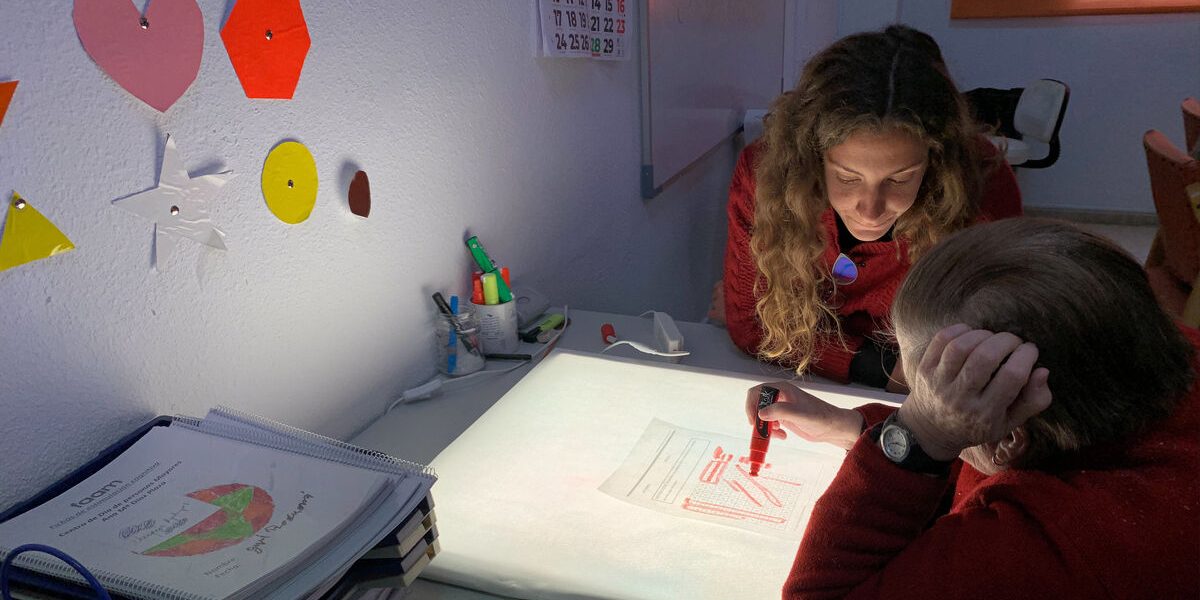 FAAM-acompana-mayores-atencion-personalizada 1456064460 120025997 1200x675 Apoyo Mayores FAAM