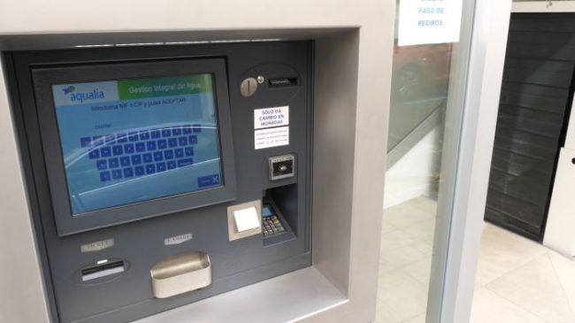 Almeria-Nuevo-Cajero-Aqualia desde puerta del vino Alí Caído