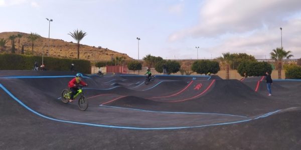 c83f7a6d6aa6d2fa3abe43b4cf372b6d L Club Dirty Bike Huércal