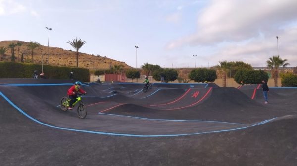 c83f7a6d6aa6d2fa3abe43b4cf372b6d L Club Dirty Bike Huércal