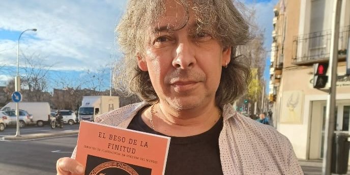 275052062 307676384762026 564767542971649999 n El Beso de la Finitud