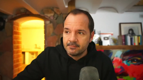 Ángel Martín en su informativo matinal para ahorrar tiempo correspondiente al 2022/12/01