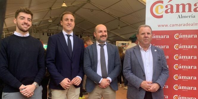 Foto-familia-entrada-Feria-Empleo 1775532812 179341069 667x375