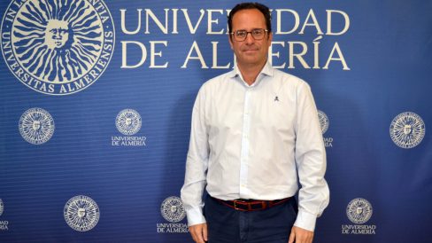 FOTO-MAYO-19-2023-JUAN-URIBE-CURSO-DE-VERANO-COMERCIO-SOSTENIBILIDAD-Y-DESARROLLO-ECONOMICO-URBANO-scaled