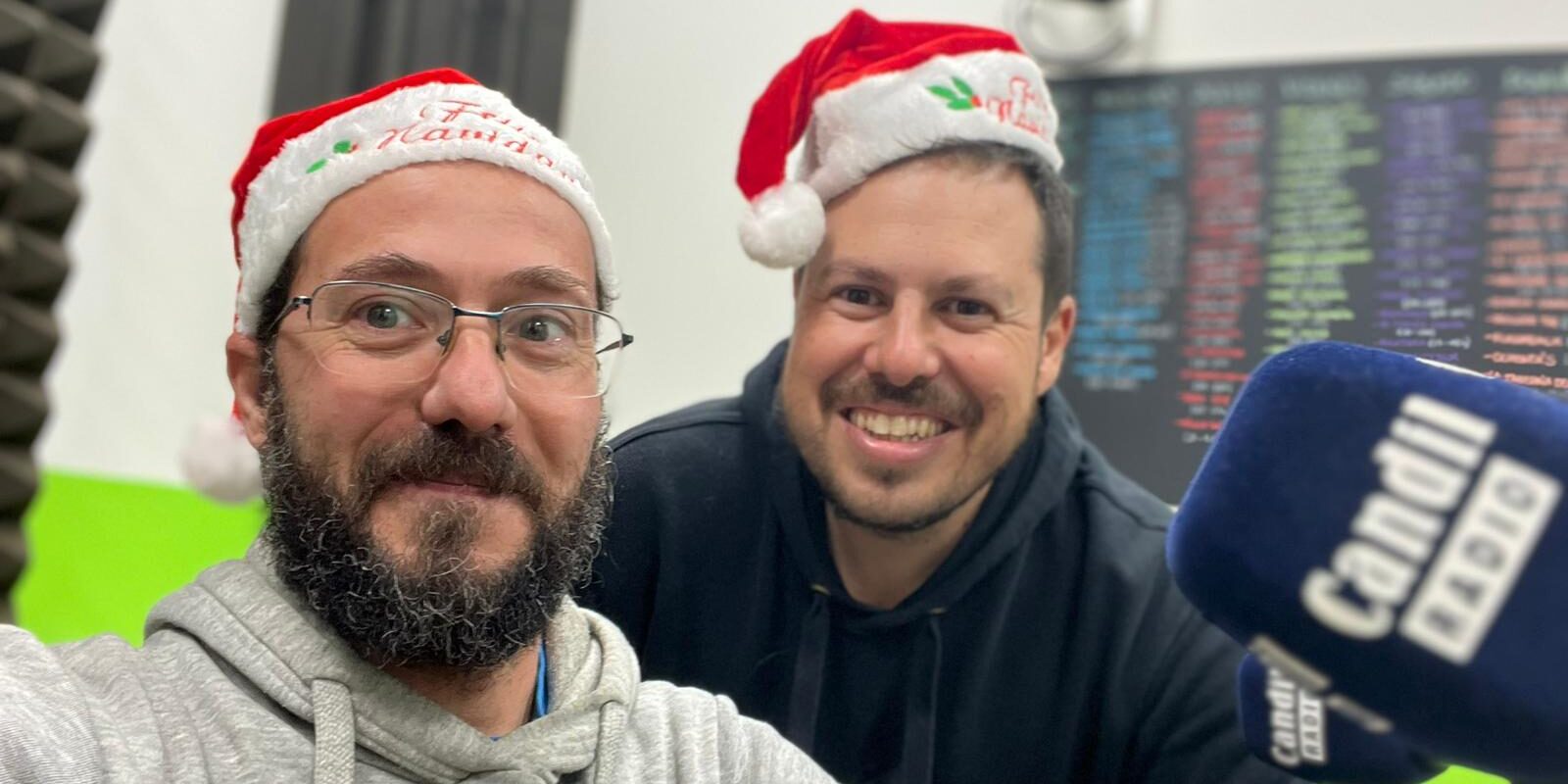 "Games & Bits" es un auténtico crossover que abarca desde los GOTYs hasta los mejores libros y parques temáticos. Es un espacio donde la actualidad del Décimo Arte cobra vida en un tono desenfadado y divertido. Con Bibi Ruiz de Creative Future Games y Joaquín de la Casa, conocido como "El Entendío" de Arcade Bits, exploramos el Universo Videojueguil como nunca antes. Cada episodio es una experiencia envolvente que te sumerge en lo último del mundo de los videojuegos, ofreciendo análisis, debates y curiosidades sobre los títulos más destacados, literatura relacionada y hasta destinos temáticos. Bibi y Joaquín lideran este viaje por el entretenimiento digital, invitándote a disfrutar de una perspectiva fresca y emocionante del universo de los videojuegos.